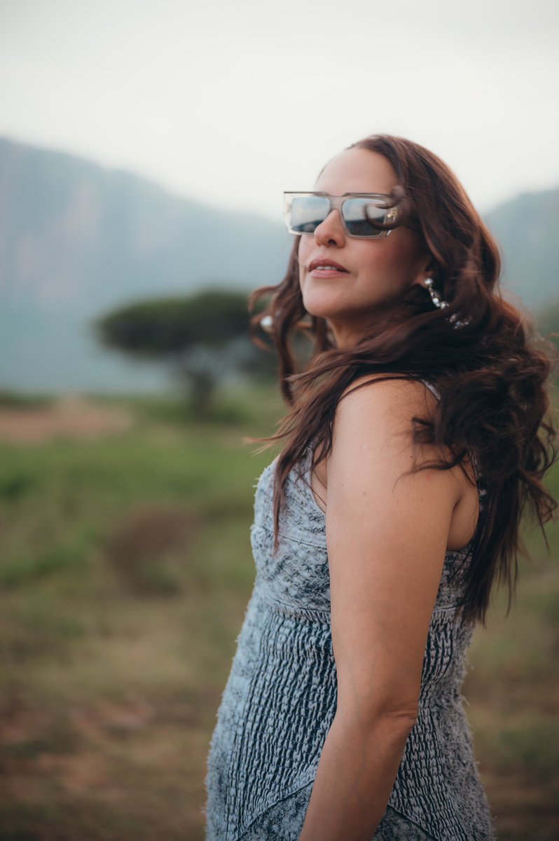 NehaDhupia's tweet photo. Mostly black n white 😎 … sometimes grey … 😜😻
#switchingthingsup … #iykyk
.
.
.
.
.
#roadies #roadiesdoublecross
#gangneha https://t.co/nAcfMJ5qXr