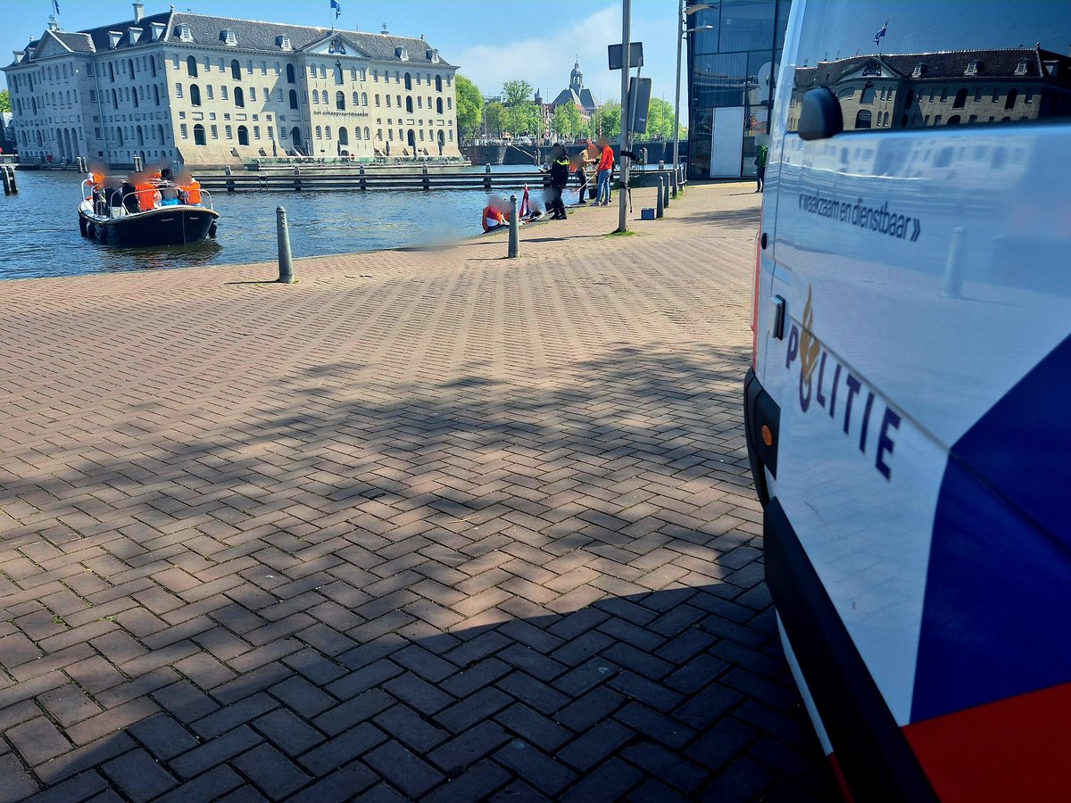 Op Koningsdag hebben we, zoals aangekondigd, weer de nautische tak van <a href="/POL_TV_AM/">Verkeerspolitie Amsterdam</a> ondersteund tijdens een controle op varen onder invloed.

Na 59 blaastests bleken 4 schippers te veel te hebben gedronken. De hoogste waarde was 890 µg/l, ruim vier keer teveel!