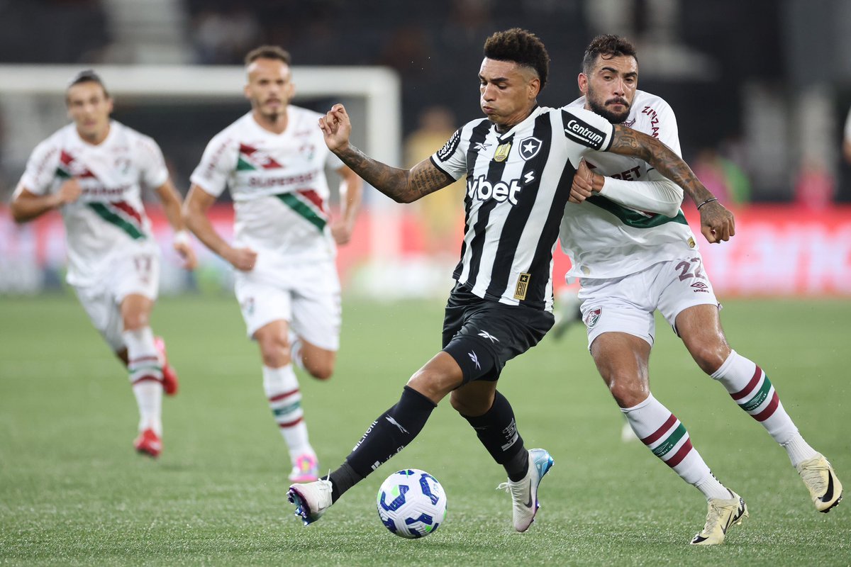 futebol_info's tweet photo. Últimos 8 jogos entre Botafogo e Fluminense:

- 8 vitórias do Botafogo
- 14 gols do Botafogo
- 3 gols do Fluminense

📸 Vítor Silva/BFR
