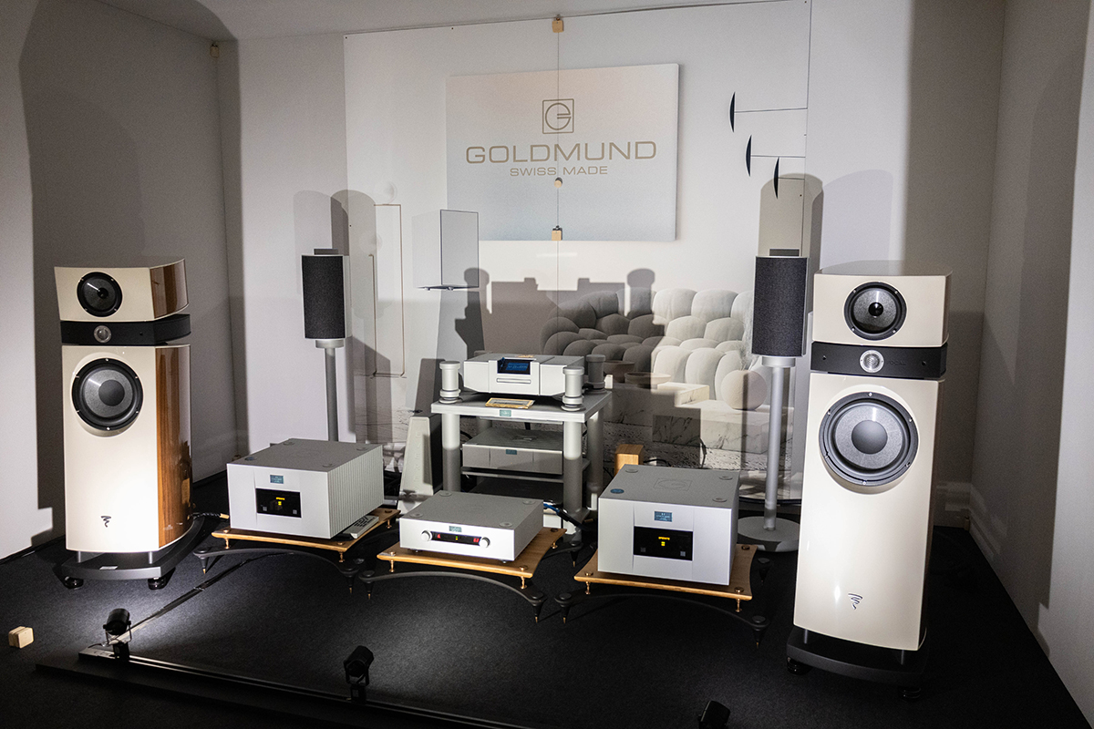 pw_audio's tweet photo. 【ペナンオーディオショウ】オーディオイベントの華となるのは、やはり憧れのハイエンドシステム。dCSやコード、マジコ、ソナス・ファベールなど、日本でも人気の高いブランドが数多く展開されています
https://t.co/hWVWGFVgkX
#NIAV #Penang #Malaysia https://t.co/HmFJejzhsJ