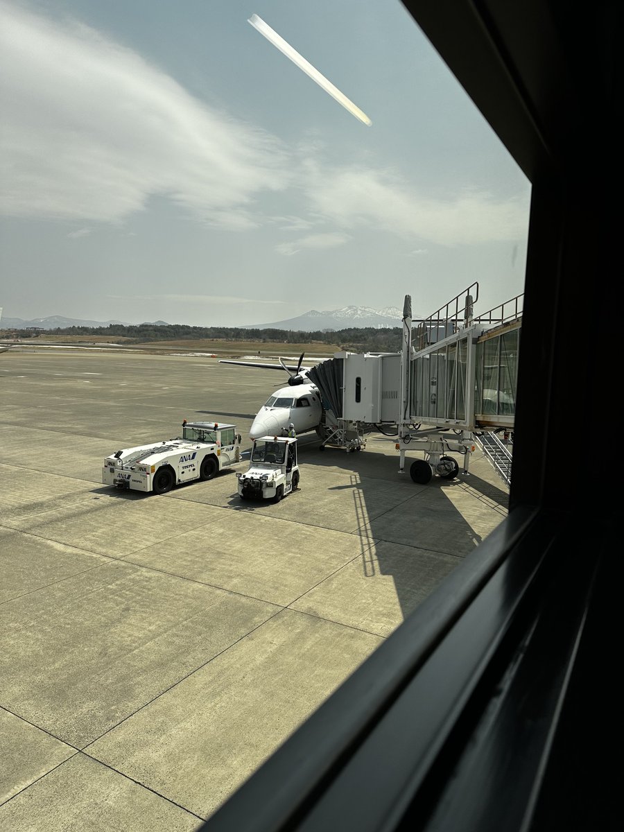 yuta_b_left's tweet photo. 昨日は
恐竜ラボ　青森公演

3公演
青森の皆様お越しいただき
ありがとうございました🍎

これから札幌へ✈️

ラスト公演！！ https://t.co/Ua1jkbhPs8