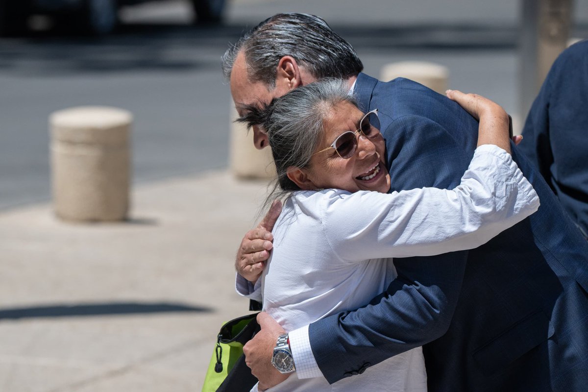 cesargutipri's tweet photo. Dicen que soy un peligro y tienen toda la razón. Soy un peligro para los corruptos, los impunes y los traficantes de influencias.

Pronto la Suprema Corte abrirá sus puertas para el #SupremoPueblo, a el ya no lo engañan. #GutierrezPriego49 https://t.co/TzaQykrfHD