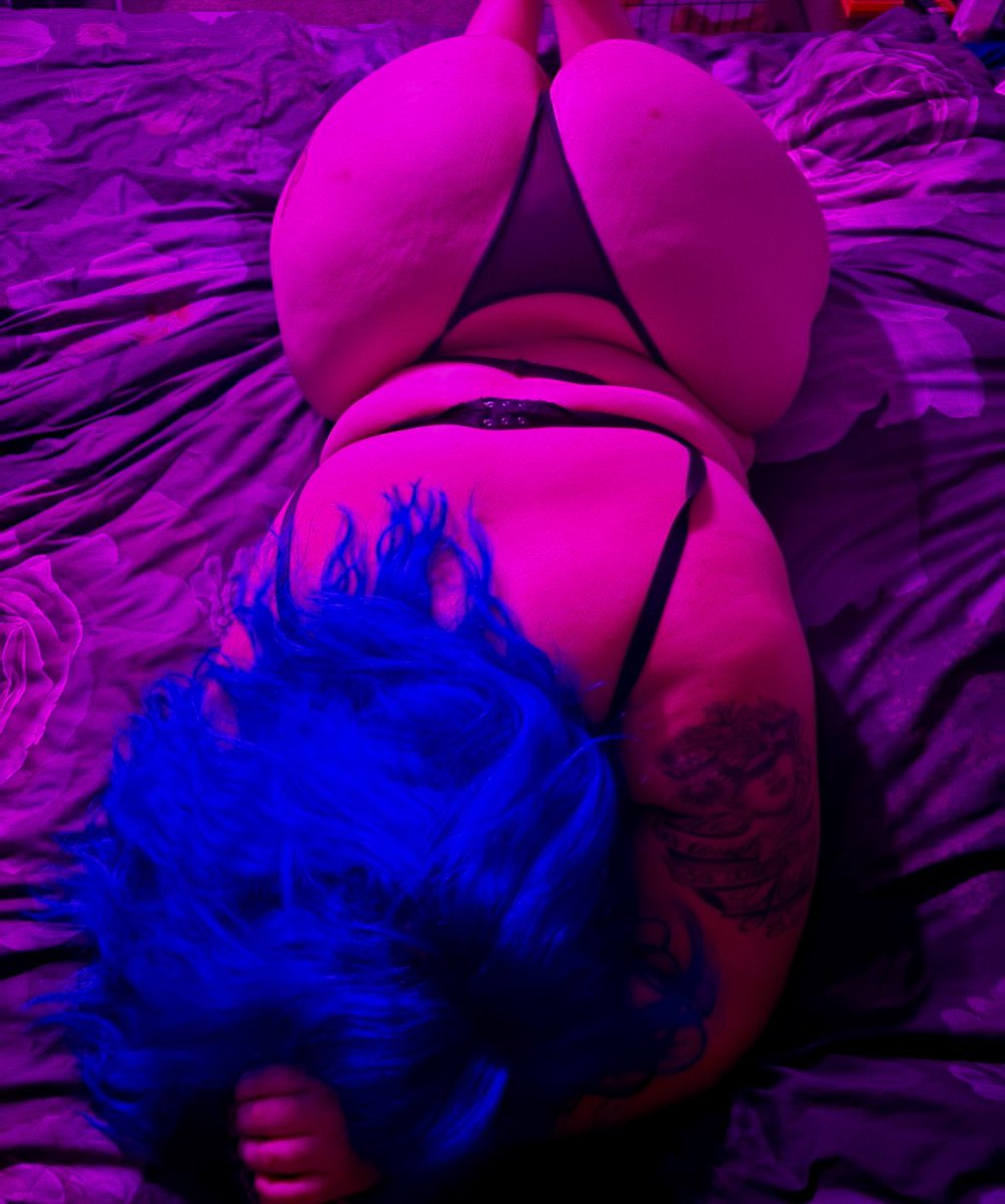 BelleFable1's tweet photo. happy saturday loves ;) 

#onlyfans #onlyfansgirl #onlyfansbabe #onlyfansfree #bbw #ContentCreator #SellingContent #thickgirl https://t.co/x4jWY7wlfP