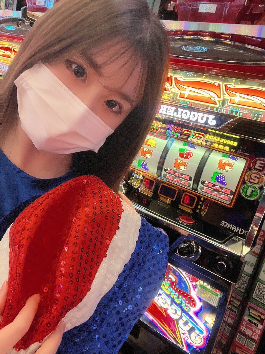 GOGOGirls_j's tweet photo. 実践スタートです▶️🤡💙💙
店内盛り上がってます🤡💙

@king666mizunami 

#PR
#gogogirls
#ゴーゴーガールズ https://t.co/7Is2KBONwN