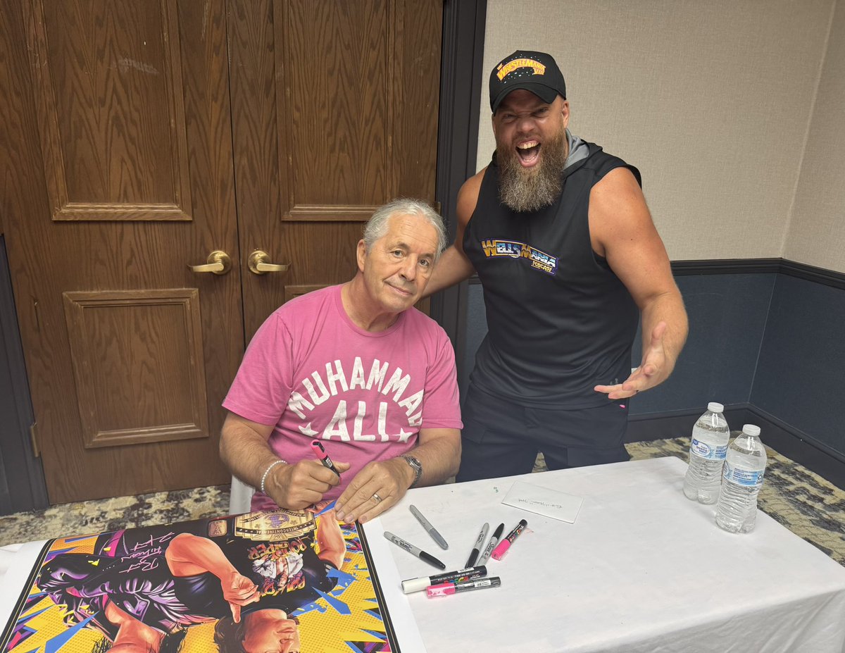 WellsMania's tweet image. Finally! Got my picture with The Best There Is, The Best There Was &amp;amp; The Best There Ever Will Be @BretHart 💓

#SCX #SCXV #SquaredCircleExpo #Indianapolis