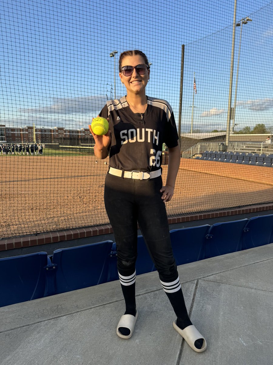 SWSoftball's tweet image. SPARTANS get 2 on the road victories today! 

🥎 vs Scott Co WIN 14-1 in 5 innings! @HHolloway2026 &amp;amp; @LaylaOgden1 both with HRs! @courtneyn2027 with the W! 

🥎 vs Great Crossing WIN 10-0 in 5 innings! @LaylaOgden1 with the SHUTOUT &amp;amp; @McLaineHudson1 with the HR! 

#NoExcuses