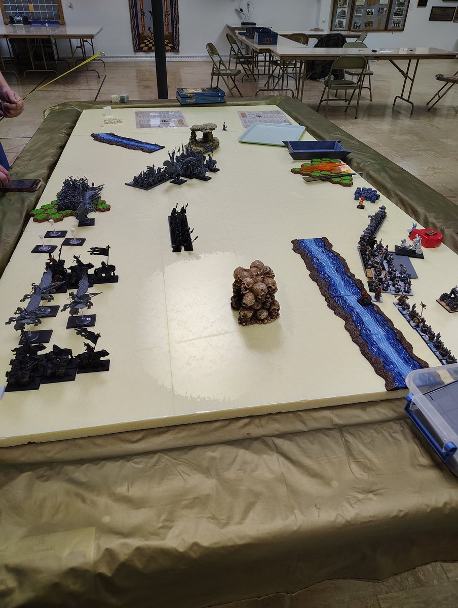 thecriticaldom's tweet image. Warhammer night!  The Bretonnians were gunning for my dwarfs.  We ultimately held out, but I'll write down some grudges against my rangers, who haven't done much in a long time.  My list had 4 slayers who would give up points if alive at the end, so I liked the theming.
#OldWorld