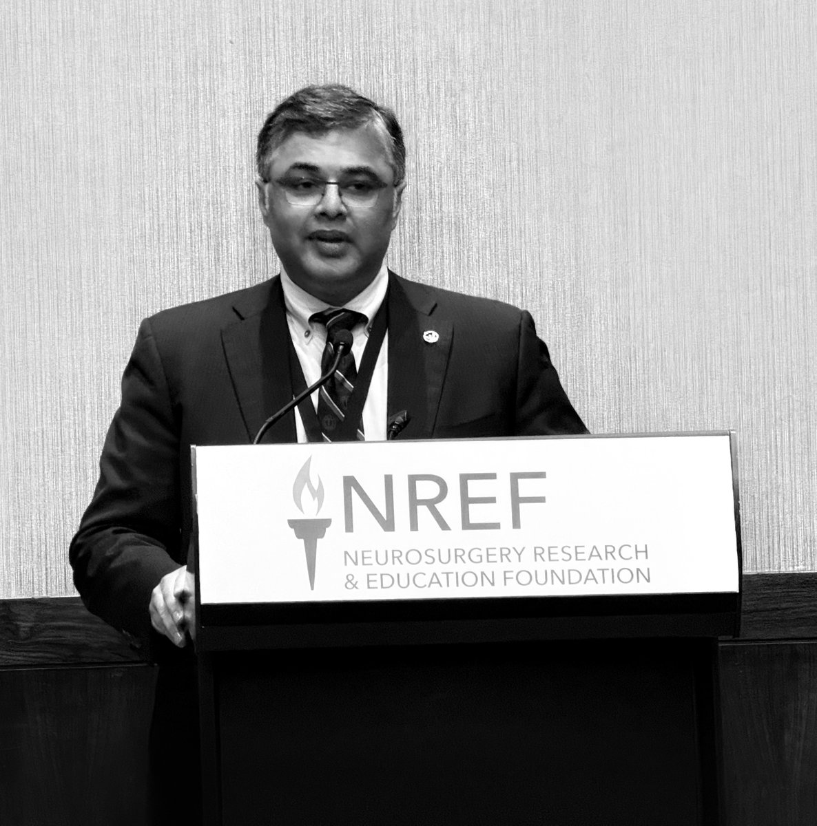 spinesection's tweet image. This evening at the NREF Reception during the 2025 AANS Annual Meeting in Boston, we paused to remember Dr. Michael Groff—a beloved colleague, educator, mentor, and leader in our field.
It was moving to hear the heartfelt words shared by Drs. Adam Arthur, Michael Wang, Praveen…