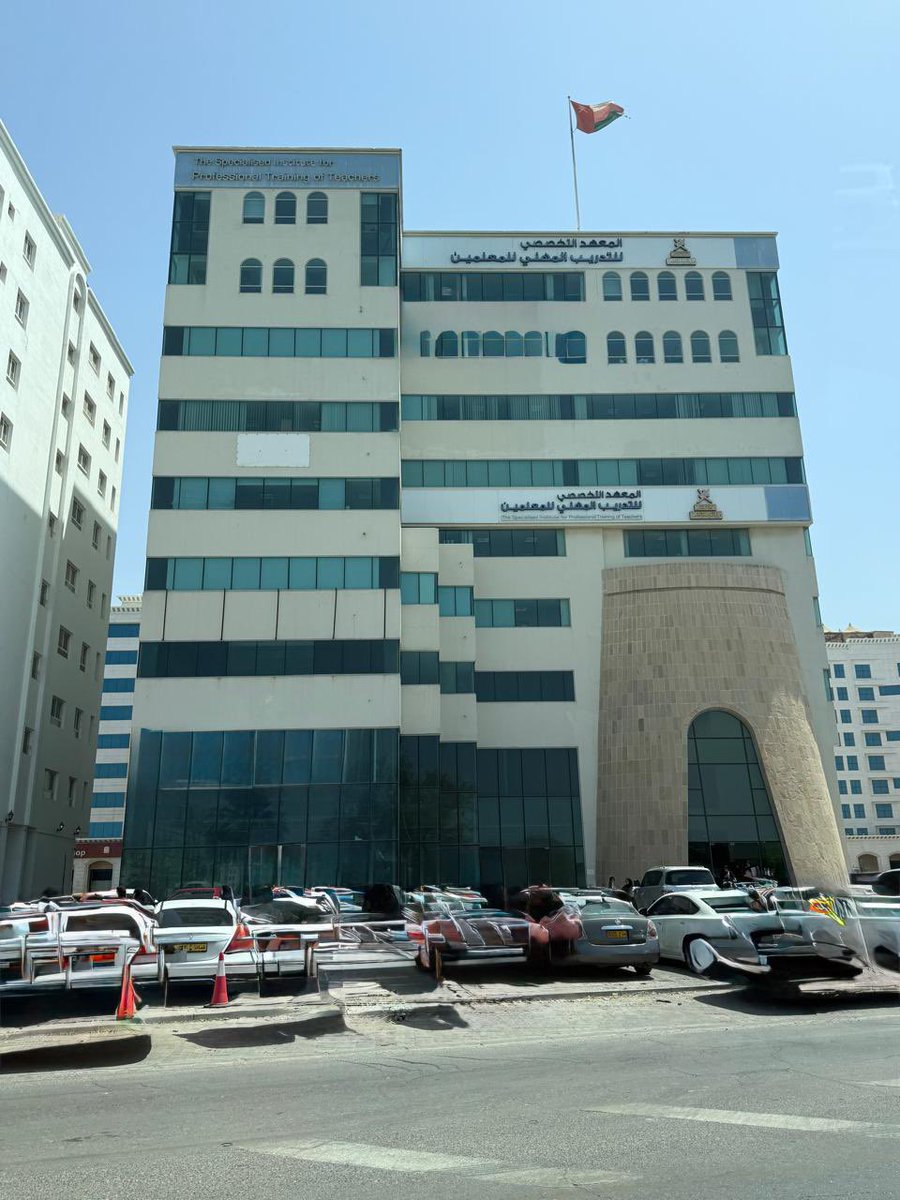 📚 مشاركة مميزة

شارك المدير المساعد الأستاذ ماجد الروشدي في البرنامج التخصصي المقام في المعهد التخصصي للتدريب المهني للمعلمين، ضمن إطار تطوير المهارات الإدارية والتعليمية وتعزيز الكفاءة المهنية.

#تعليم_مستدام
#فعاليات_تعليمية_شمال_الباطنة