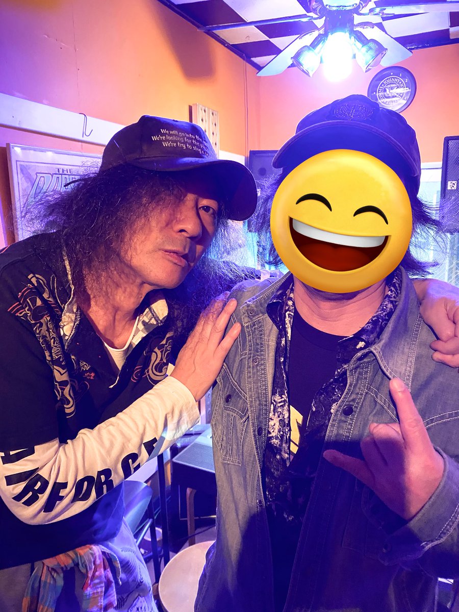 Hiroshi2k0714's tweet photo. #横関敦 さんとツーショット
思いがけない再会でした😄
今度、ツーショット写真持って行きますんでサインをお願いします🙇
これから #BRIDEAR のサイン会、夜はライブです。
#横関敦
#JetBar
2025年4月26日 https://t.co/iBVGMieePr