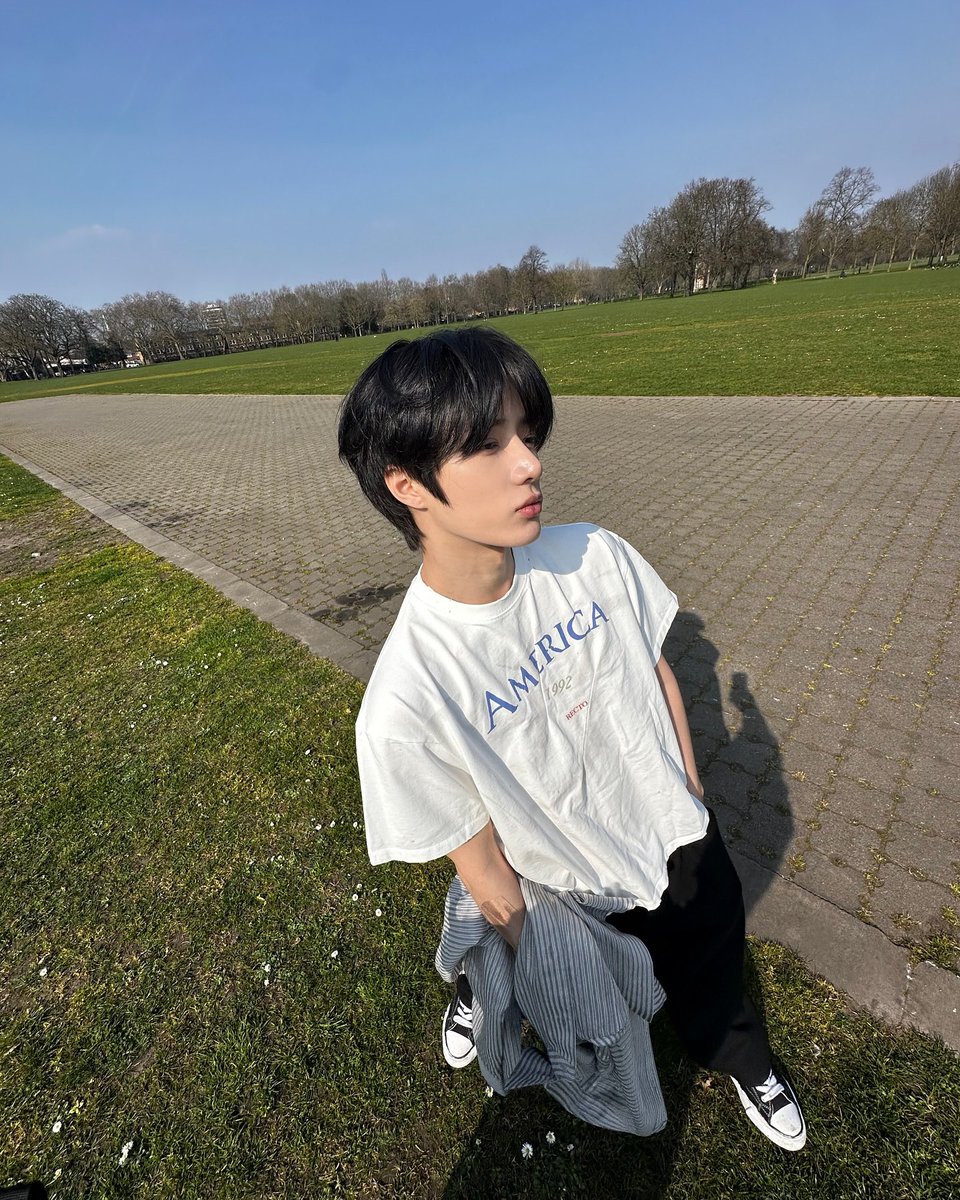 ️️ ️️       ️️ ️️savoring the serenity of springtime, flourishing with every delicate blossom i encounter. who knew a simple daisy could feel so momentous