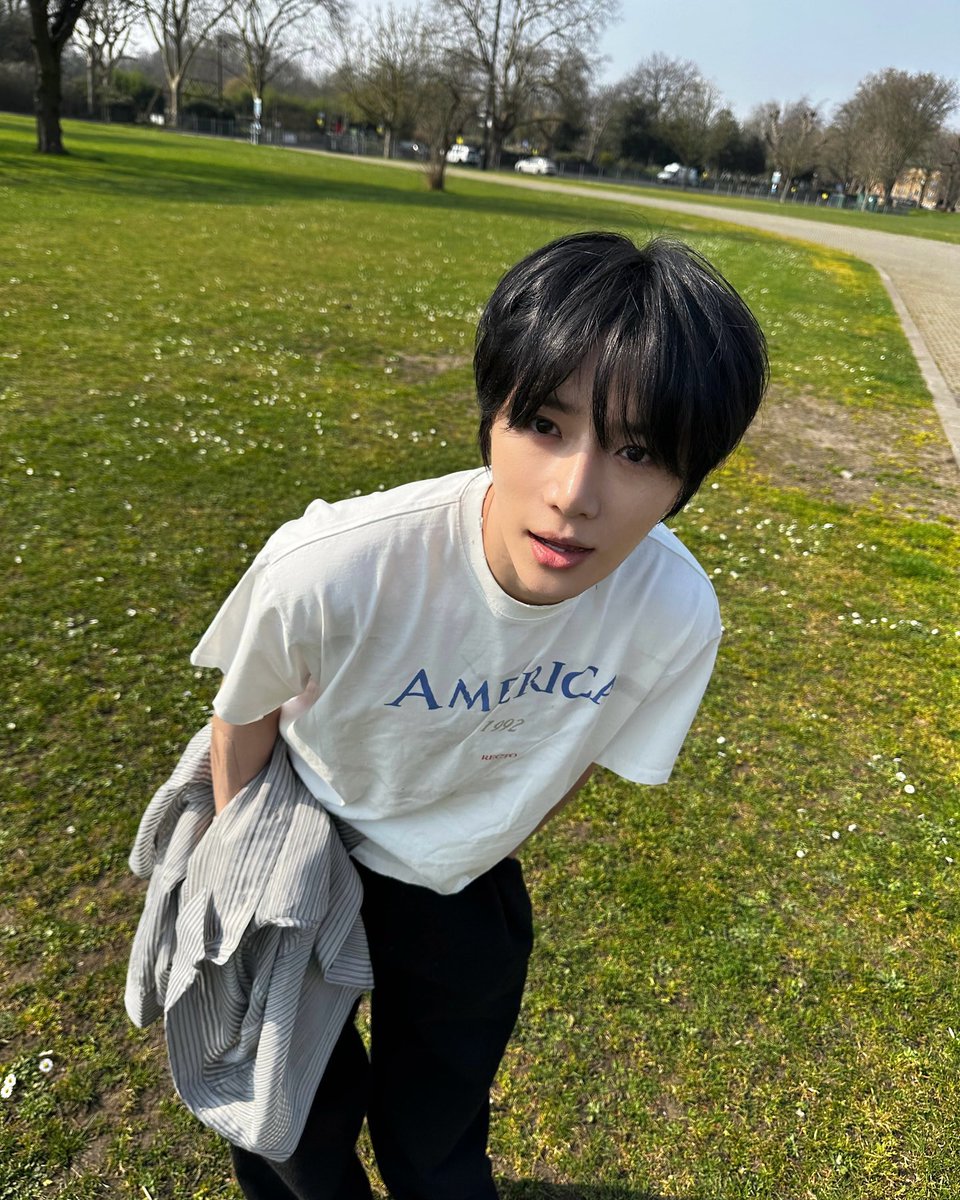 ️️ ️️       ️️ ️️picked this tiny flower just for you. its small, but its still luckier than me — it got to kiss you first