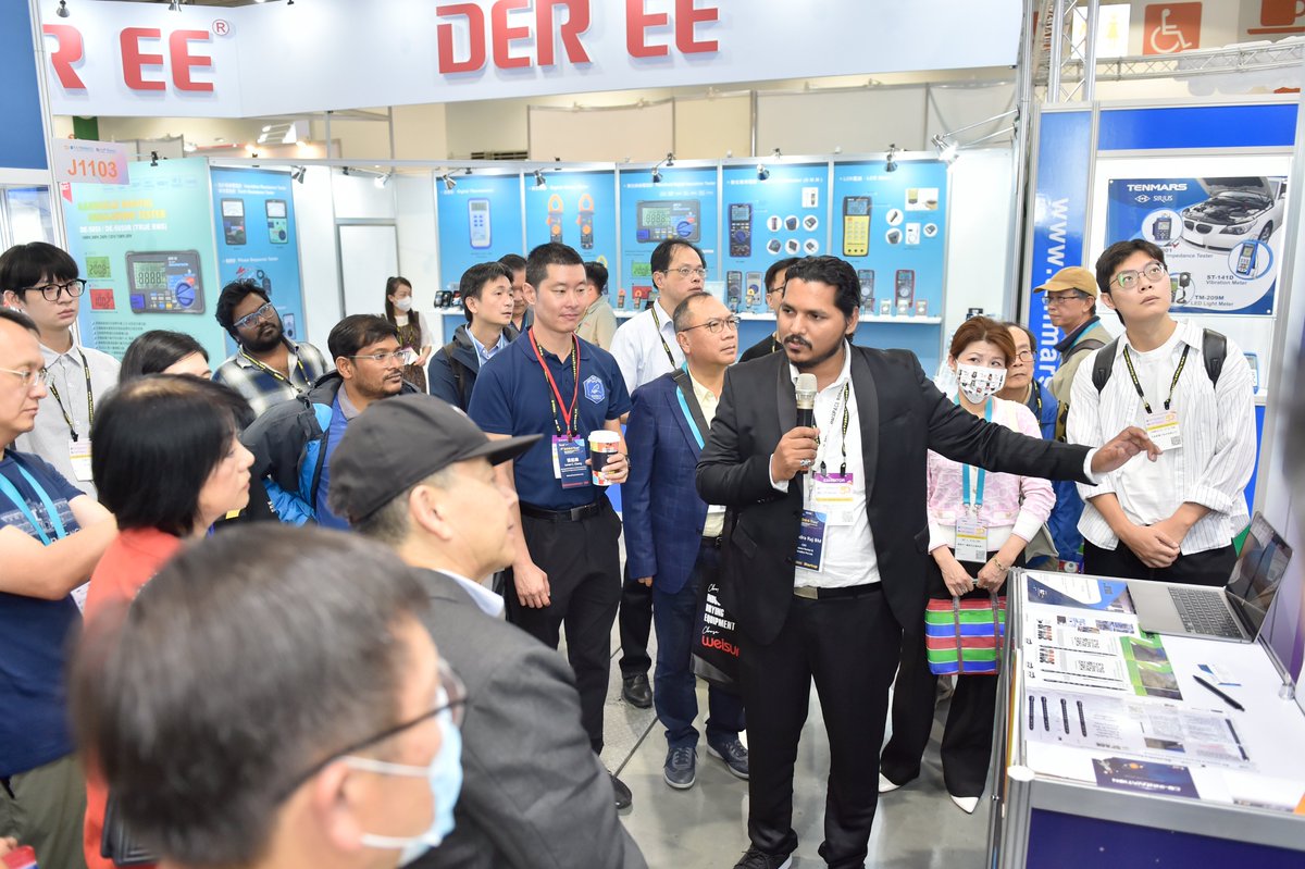 Omspace_in's tweet photo. Reaching new heights.🚀
#Omspace Our CEO, @RavindraRajBM, is leading the charge,#Omspace Rocket and Exploration Pvt Ltd.#Omspace Pioneering affordable satellite launches, revolutionizing space tech, and transforming the industry with innovation and expertise.
#Omspace at Taiwan https://t.co/YnvGu439Mw