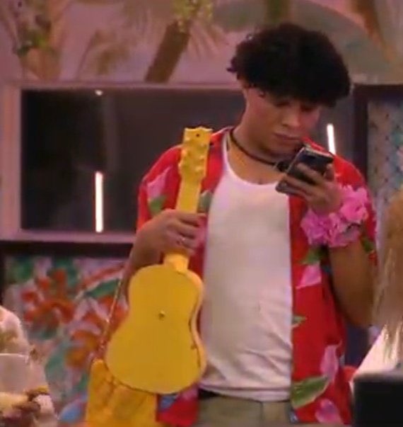 Yo en la fiesta pidiendo el carro a escondidas para irme a mi casa porque se me acabó la batería social #LaCasaDeLosFamososCol #LaCasaDeLosFamososCol2 #LaCasaDeLosFamosoCol #LaCasaDeLosFamososColombia