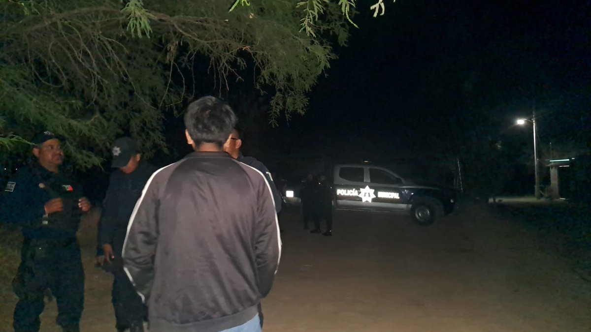mont_arrieta's tweet photo. 🚨#DespojanAEstudiantesEnMiahuatlán 

Los estudiantes adheridos a la FNERRR alzamos la voz ante el despojo ilegal del albergue estudiantil por parte del gobierno municipal en Miahuatlán, Oaxaca.

¡Exigimos la intervención inmediata del @GobOax! https://t.co/FazmrMoJT6