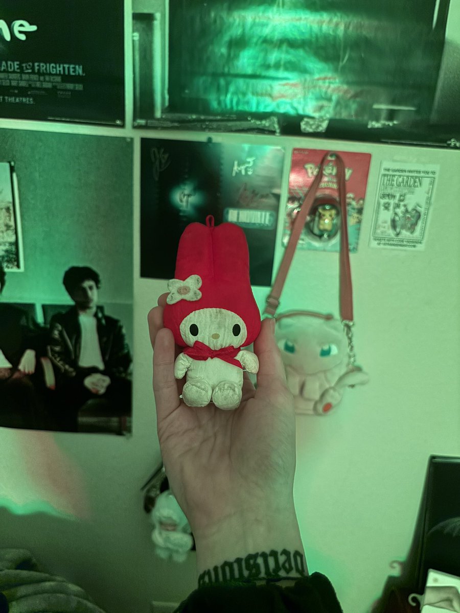 pixiecourt's tweet image. literally my bf

gave me this a couple months ago bc he found it in his storage unit and knew i’d want it😭