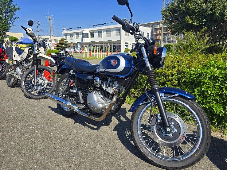 皆様、こんにちは。
カワサキプラザ茅ヶ崎です。
本日、藤沢高等自動車学校にて「春のバイク祭り」を開催しております。
当店からは、Z900RS・MEGURO K3・KLX230SHERPA・W230をご用意しております。
当日参加も可能ですので、ぜひご来場ください。
#kawasaki #カワサキプラザ茅ヶ崎 #乗るカワサキ