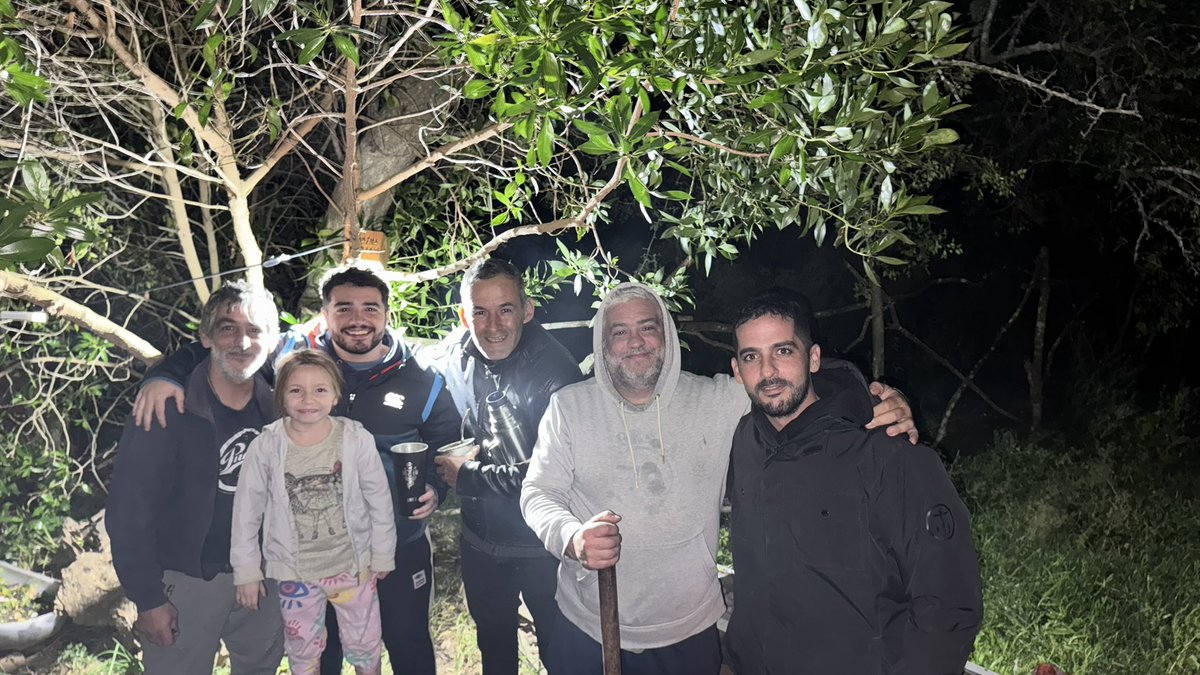 RodrigoAzn's tweet image. CÓRDOBA - LA PLATA  - PUNTA INDIO - URUGUAY 
FELIZ CUMPLEAÑOS @AlbertoRaimundi 
ASADO Y NADA MÁS!