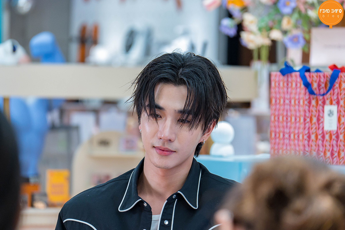 FindInfoBlog's tweet photo. น่ารักอบอุ่นชุ่มฉ่ำหัวใจ #เพิร์ธแซนต้า

#CommaAndxPerthSanta #CommaAndBeYourOwnMuse #PerthSant #PerthTanapon #Santapp #KDPPE https://t.co/4nTJLAetz8