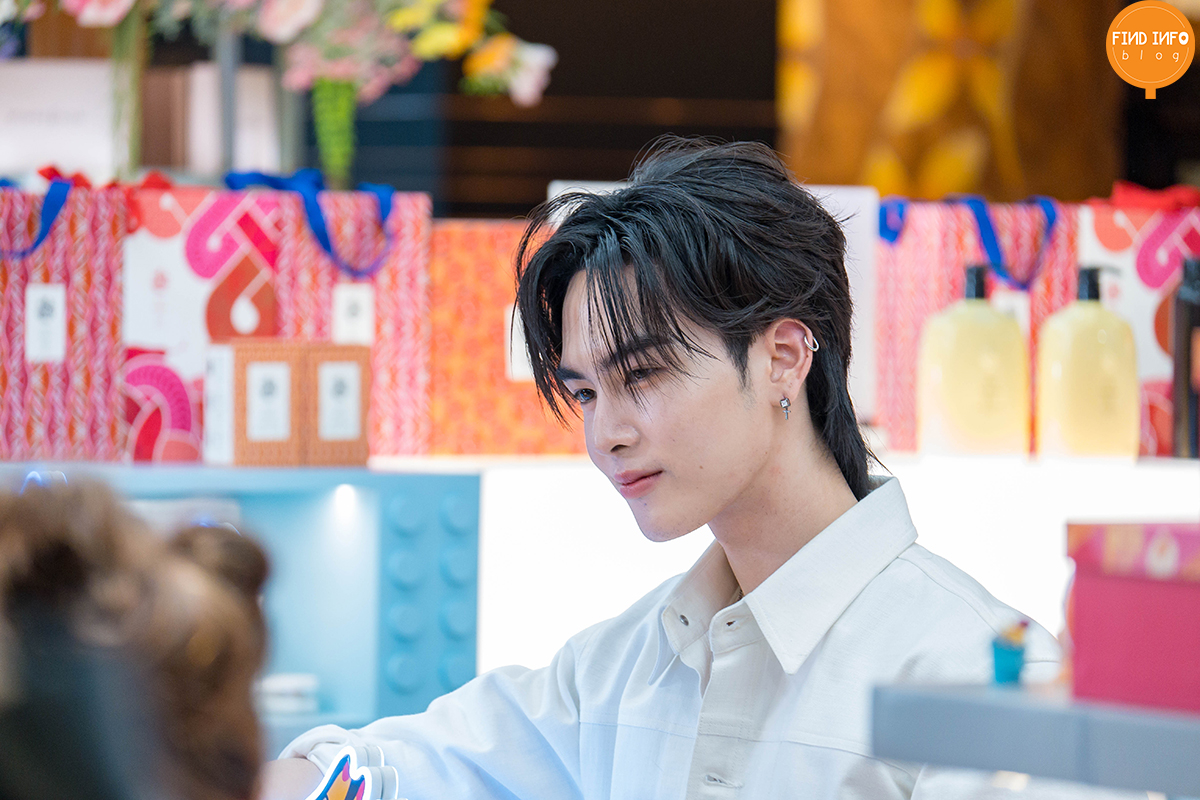FindInfoBlog's tweet photo. น่ารักอบอุ่นชุ่มฉ่ำหัวใจ #เพิร์ธแซนต้า

#CommaAndxPerthSanta #CommaAndBeYourOwnMuse #PerthSant #PerthTanapon #Santapp #KDPPE https://t.co/4nTJLAetz8