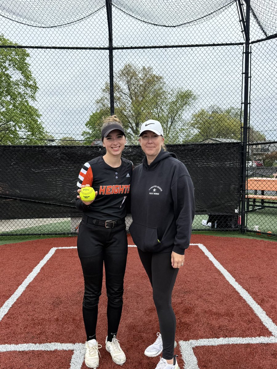 CR2481's tweet photo. So proud of our girl Mackenzie for breaking the career hits record today in the HH varsity softball game this morning. Mackenzie broke the previous record of 137 hits and ended the day with 139. With the season still in full swing we can’t wait to see how much further she can go. https://t.co/8XsYJjQfqK