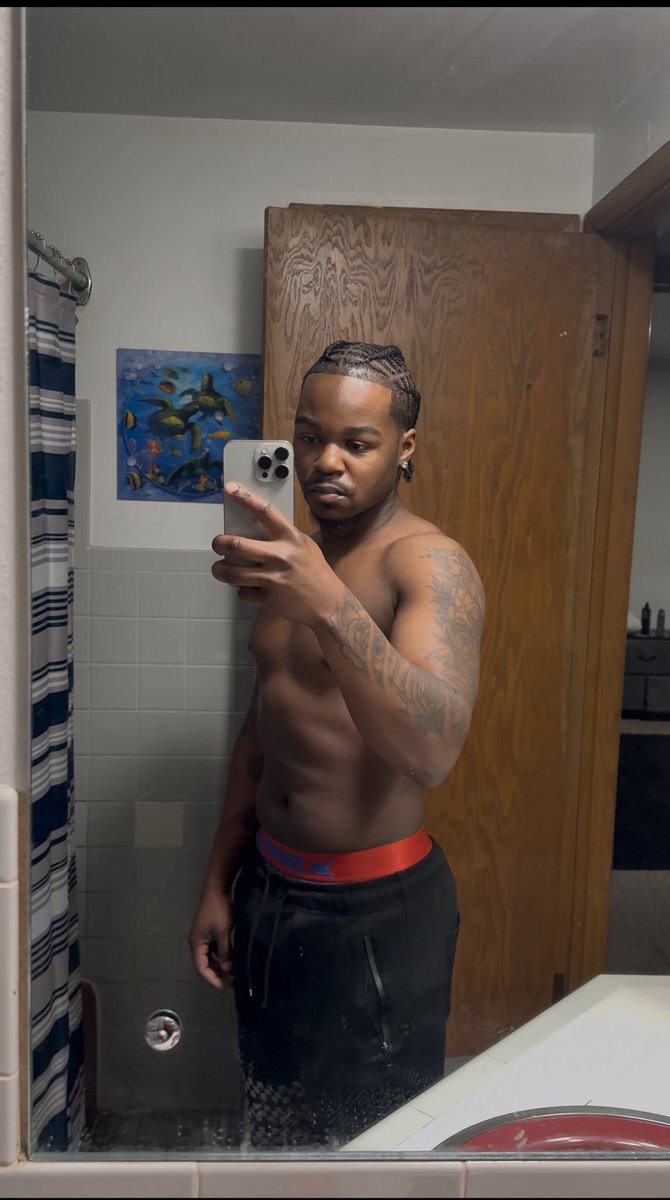BreionRashaud's tweet photo. 💪🏾 https://t.co/cgI9rzC3tK