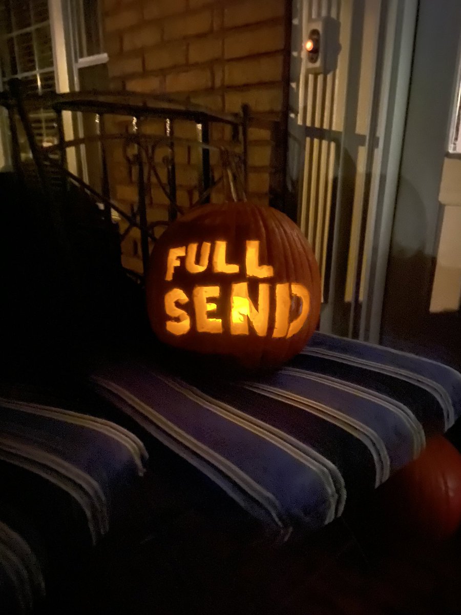 SenorBeerNTits's tweet photo. 2021 pumpkin dox yeah I’m so #touse https://t.co/yoEdS68uUE