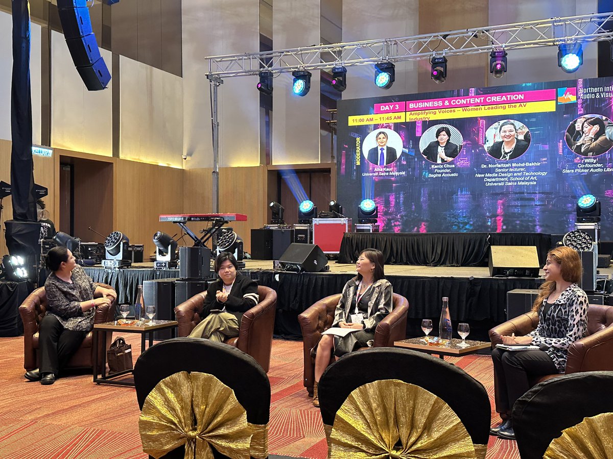 pw_audio's tweet photo. 【ペナンオーディオショウ】最終日がスタートしました。マレーシアのオーディオ市場で働く貴重な女性たちによるトークイベント。メディア論を教える大学教授、代理店Begins Acoustic のCEO、Stars Picker Audioの創業者、そしてモデレーターはマレーシア大学の学生さんです
#NIAV https://t.co/EC717Liha2