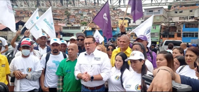 El Comité ejecutivo municipal de #AcciónDemocrática en #Chacao Felicita el Gran Encuentro de la Alianza Democrática hoy #26Abr en #Petare de cara al Inicio de campaña electoral #25may Impulsando a nuestro al próximo Gobernador #Miranda Negal Morales

¡Vamos juntos en UNIDAD! 🇻🇪