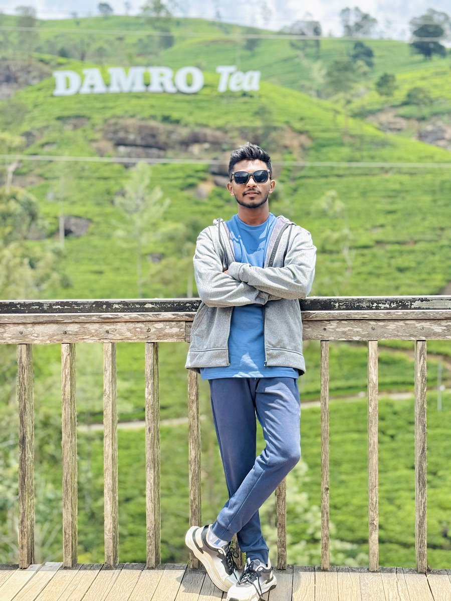 aakilmohammed07's tweet photo. Green hills, blue skies and a heart full of peace🫶❤️ https://t.co/JuFBd8K2sg
