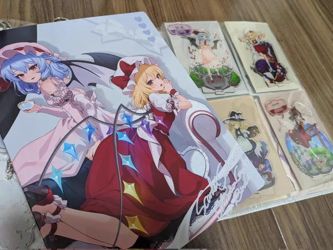 春例新作グッズ写真① 1、2枚目 ファイルバインダー グッズ収納などに! 3枚目 おえかきちょう 52pの無地ノート メモやらくがきに!