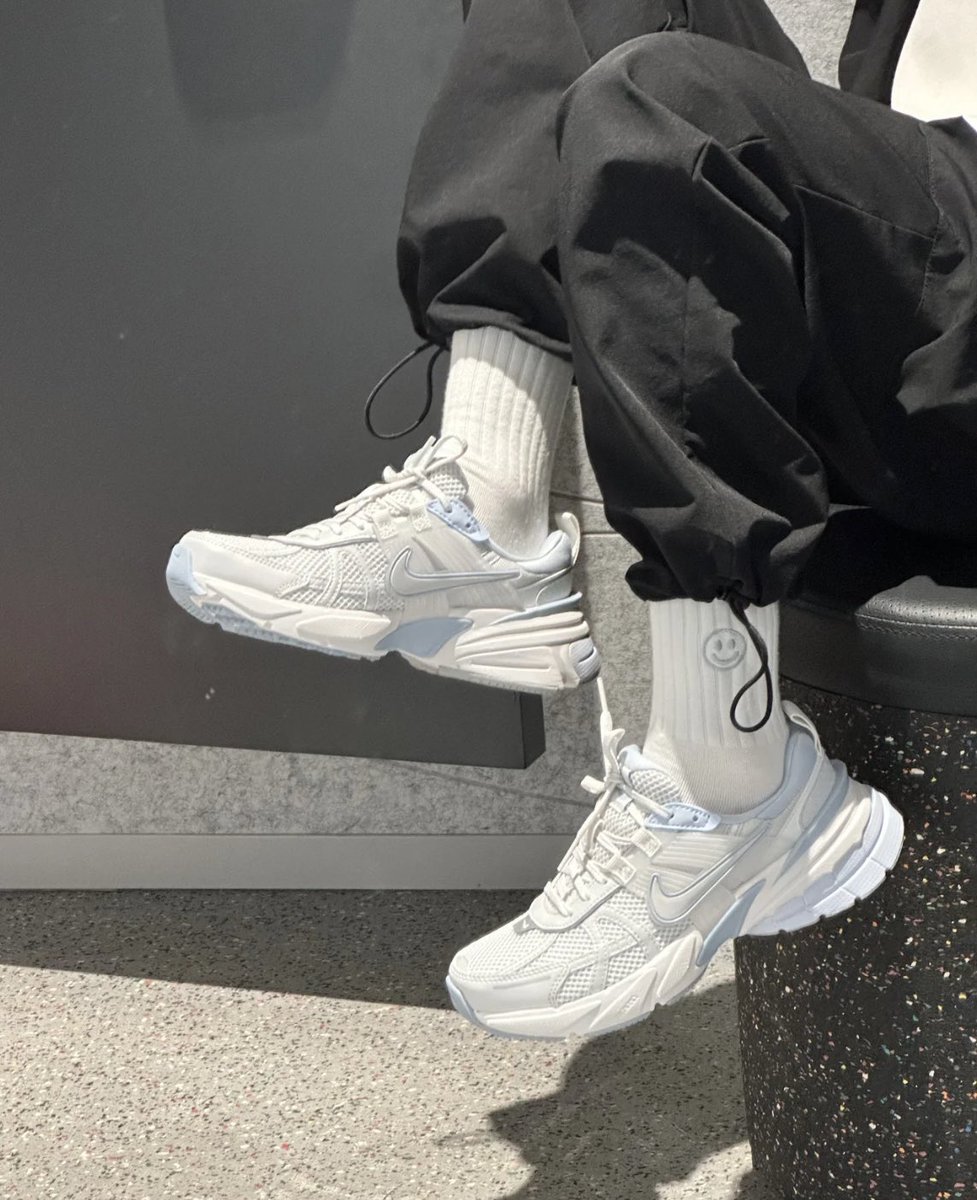 moddustore's tweet photo. Preorder 
✨ Nike V2K Run   Sale 40% 👟✨
สีฟ้า🩵☁️ สีใหม่ 2025

สวยน่ารัก ใส่สบาย **พร้อมกล่อง**
Size 22-25.5 cm 

✖️ลดเหลือ 3,290- ส่งฟรี✖️ปกติ 5,000-6,000
มัดจำ 400

⚡️รอ 25-30 วัน
📝สั่งซื้อกรอกฟอร์มได้เลยhttps://t.co/f7ddyt09zs https://t.co/j1Aok638Oy