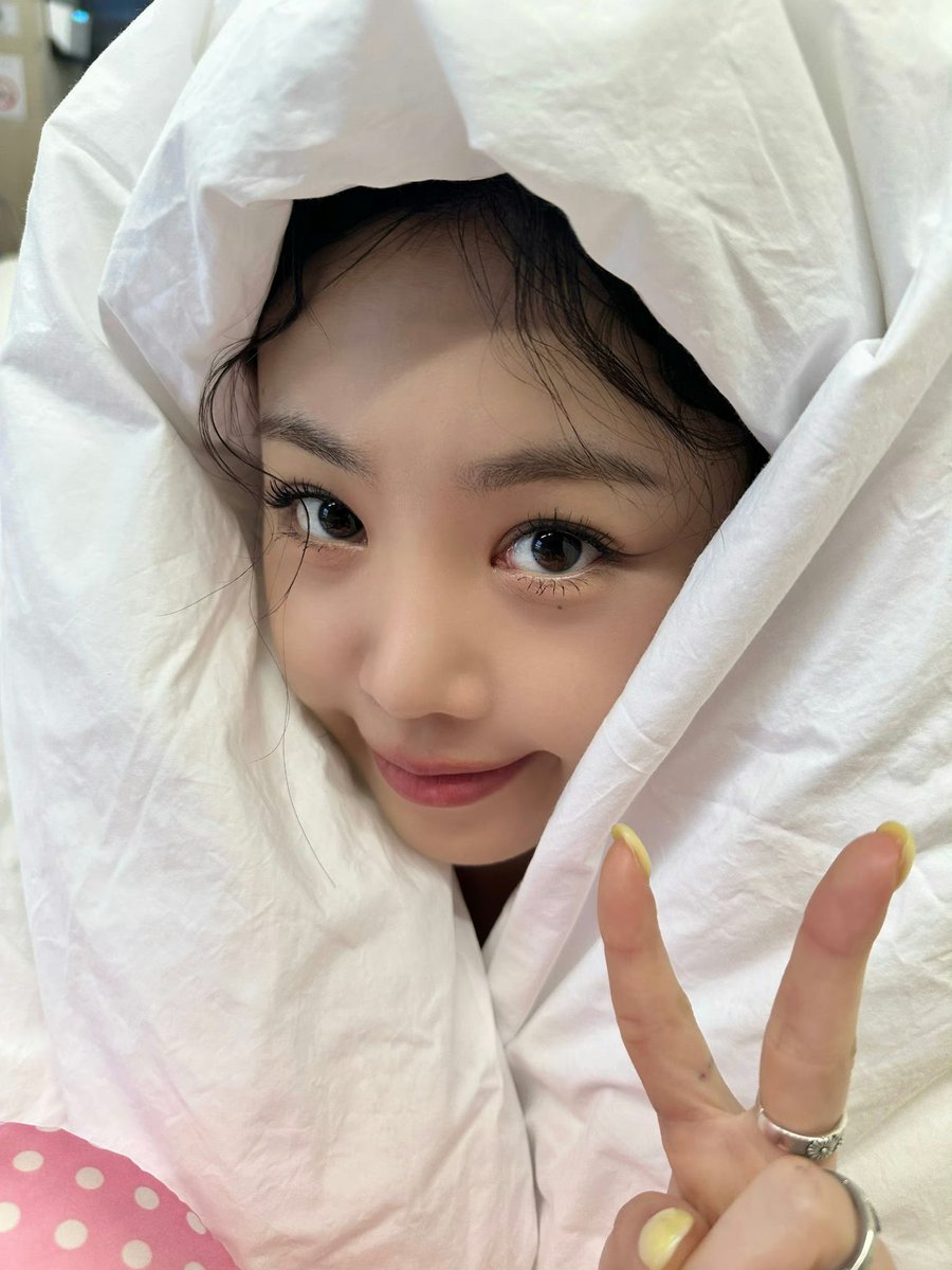soowjin's tweet photo. @remnaoi @1 Annelise Rose mau. https://t.co/NSMcz1lDKE