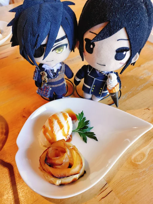今日は広島県の県北にピッツァを食べに来たぜ!アンティパストがめちゃめちゃ美味かった～!ピッツァもハズレ無し!ドルチェは薔薇の形のアップルパイだ、可愛いな。 
