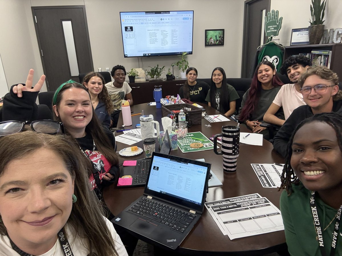 LHerring_MCHS's tweet photo. Hey @J_Renaissance! Our planning has begun! So excited to introduce more students to JRGC!! 💚 https://t.co/PXGtHzLxNf