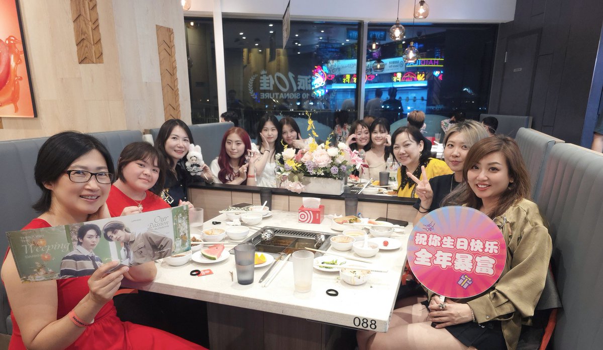 NinaYU38030655's tweet photo. #UpPoomFanmeetinginSingapore
Happy one-year anniversary, my stand-in!
#MyStandinWTinSingapore #UpPoom #MyStandInMyMemory #MyStandIn https://t.co/jxahmcJrHO