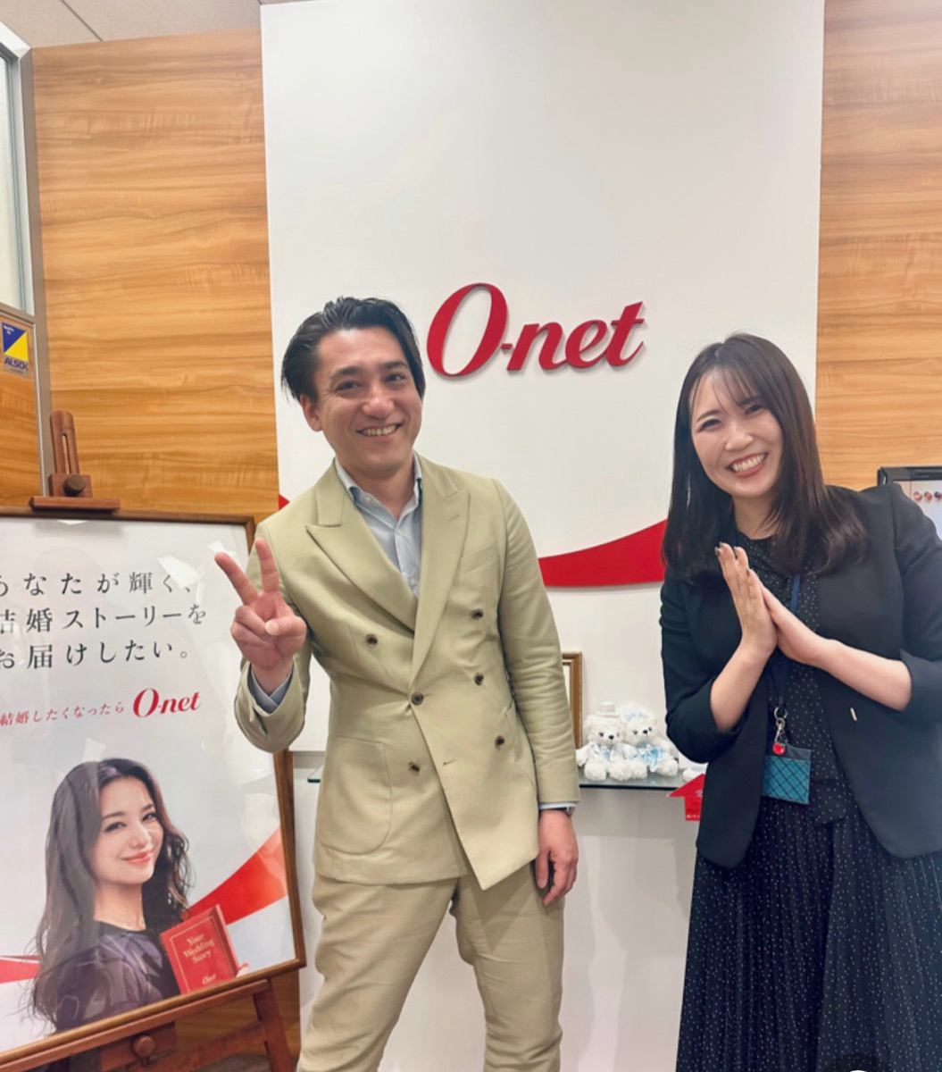 onet_yokohama's tweet photo. オーネット横浜店ささ子🐼です。ゴールデンウィーク初日！オーネット横浜店に #ぶっち先生 が臨店🔥IBJS×オーネットで成婚ラッシュ続出中💍
この勢いで皆さんのご来社お待ちしております。
#オーネット #横浜婚活 #IBJS #成婚率UP #婚活応援 #ゴールデンウィーク婚活 https://t.co/pA1Q2s1EYp