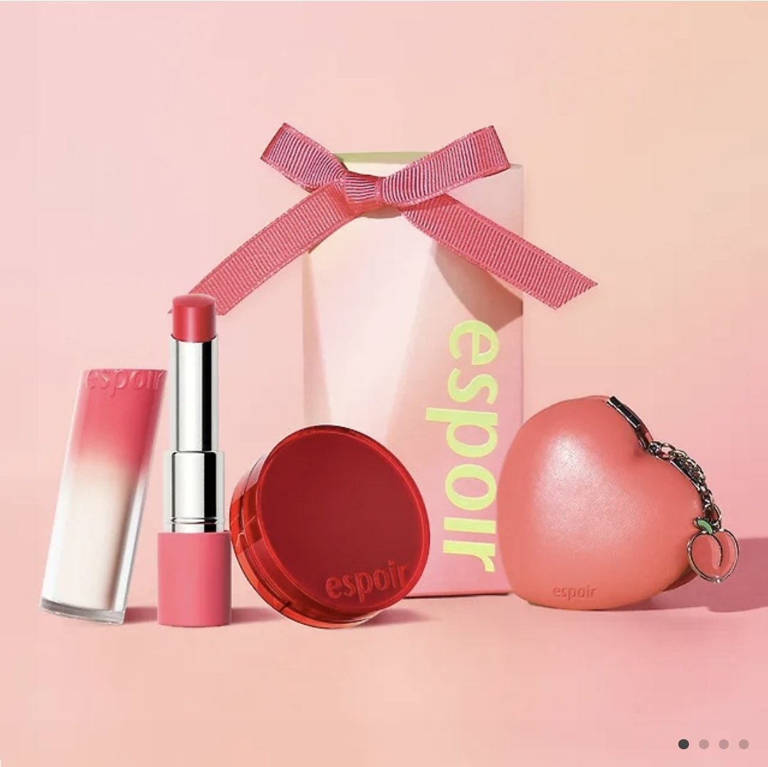 [RT🩷] 오리지널 성인 로맨스 작품
<첫 사랑도 식후경>이 리디북스에 런칭되었습니다🥰🥰
ridi.onelink.me/fRWt/axwqvd0x

💐RT해주신 한 분께 에스쁘아 단독런칭 패키지, 노웨어 바밍 글로우(+피치 미러 키링+NEW 비벨벳 미니쿠션)를 드려요!
많은 관심 부탁드립니다🩷🩷