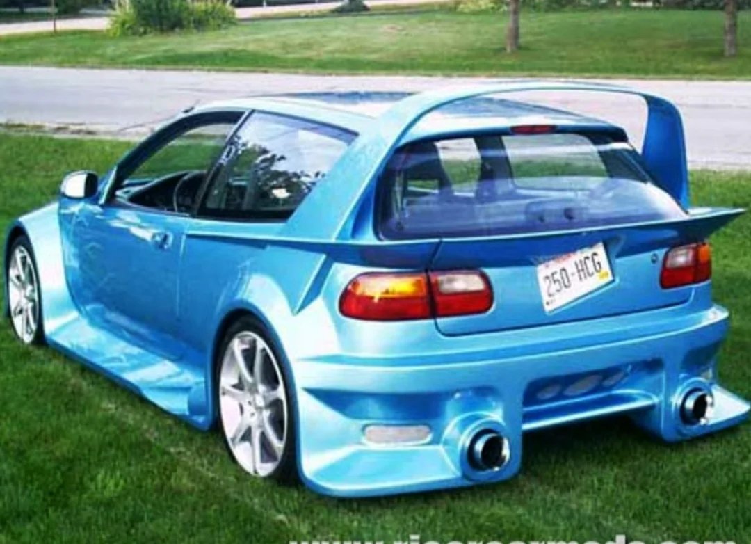 Was looking EG6 stuff and ofc this appears but genuinely this is a really really cool looking kit. Like the fact that it was all metal fabricated and the shapes flowing like this is crazy. The lip extending out while arch wing going through is amazing.