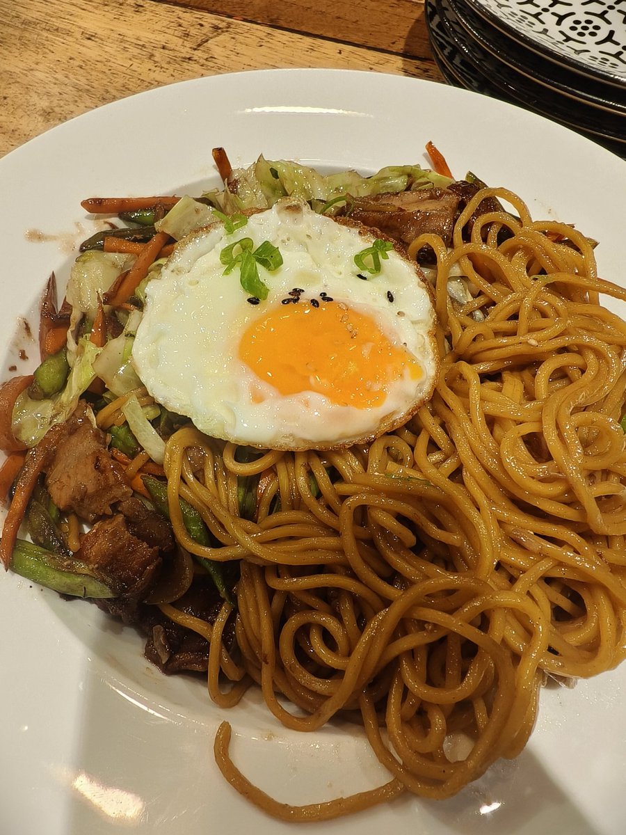 ashexiest's tweet image. Barkada Cravings 🍜🍣
Ni adto rag Buda para lang mag Kaizen