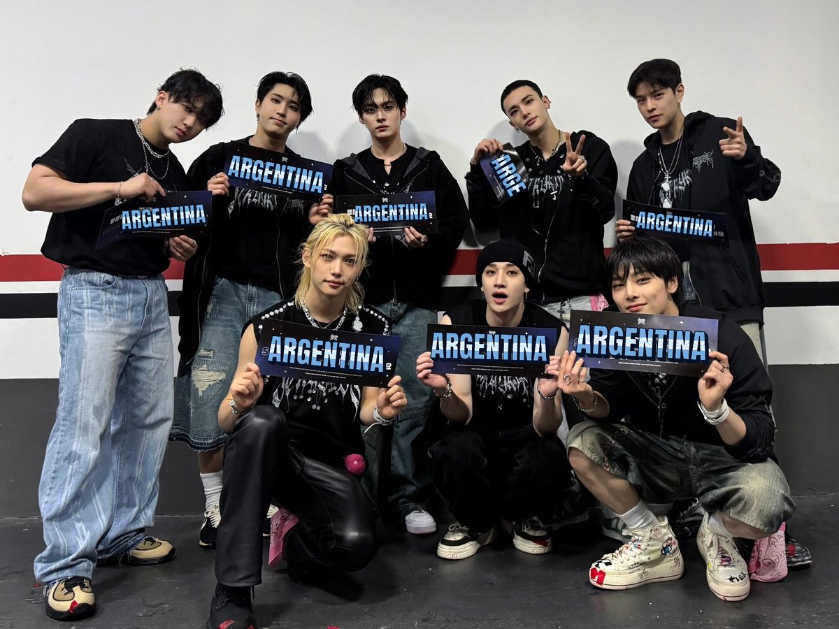 Nanda 🇦🇷 vio a STRAY KIDS (@soynanda_stay) on Twitter photo <a href="/Stray_Kids/">Stray Kids</a> + Argentina = Historia asegurada‼️‼️💫💫
#dominATELatam2ndTour #dominATECA1stTour #dominATExArgentina
STRAY KIDS 🌟 EN ARGENTINA
<a href="/LiveNation/">Live Nation</a> <a href="/LiveNationLatin/">Live Nation Latino</a> <a href="/LiveNationKpop/">Live Nation Kpop</a> <a href="/jypnation/">JYPnation</a> <a href="/dfallaccess/">DF Entertainment</a> <a href="/MovistarArenaAR/">MovistarArenaAR</a> <a href="/moveconcertsarg/">Move Concerts Arg</a> <a href="/fenix_latam/">FENIX ENTERTAINMENT</a> <a href="/Stray_Kids/">Stray Kids</a> + Argentina = Historia asegurada‼️‼️💫💫
#dominATELatam2ndTour #dominATECA1stTour #dominATExArgentina
STRAY KIDS 🌟 EN ARGENTINA
<a href="/LiveNation/">Live Nation</a> <a href="/LiveNationLatin/">Live Nation Latino</a> <a href="/LiveNationKpop/">Live Nation Kpop</a> <a href="/jypnation/">JYPnation</a> <a href="/dfallaccess/">DF Entertainment</a> <a href="/MovistarArenaAR/">MovistarArenaAR</a> <a href="/moveconcertsarg/">Move Concerts Arg</a> <a href="/fenix_latam/">FENIX ENTERTAINMENT</a>