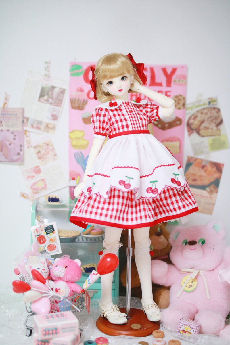 토라코는 카페 알바생 
𐔌՞⁔•͈ ·̫ •͈⁔՞𐦯🍒
“주문하신 쉐이크 나왔습니다❤️”

다음주 주문받는 의상이에요❣️