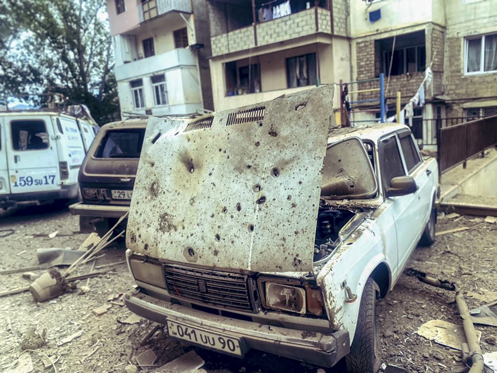 Knut Rauchfuss (@knutrauchfuss) on Twitter photo Here you see a traitor to #democracy & #HumanRights. Anyone who fraternizes with #Aliyev supports war, displacement, torture, state terror & genocide. Azerbaijan buys off Europe's politicians with gas deals & other economic ties. In return, they spread propaganda for the tyranny. Here you see a traitor to #democracy & #HumanRights. Anyone who fraternizes with #Aliyev supports war, displacement, torture, state terror & genocide. Azerbaijan buys off Europe's politicians with gas deals & other economic ties. In return, they spread propaganda for the tyranny.