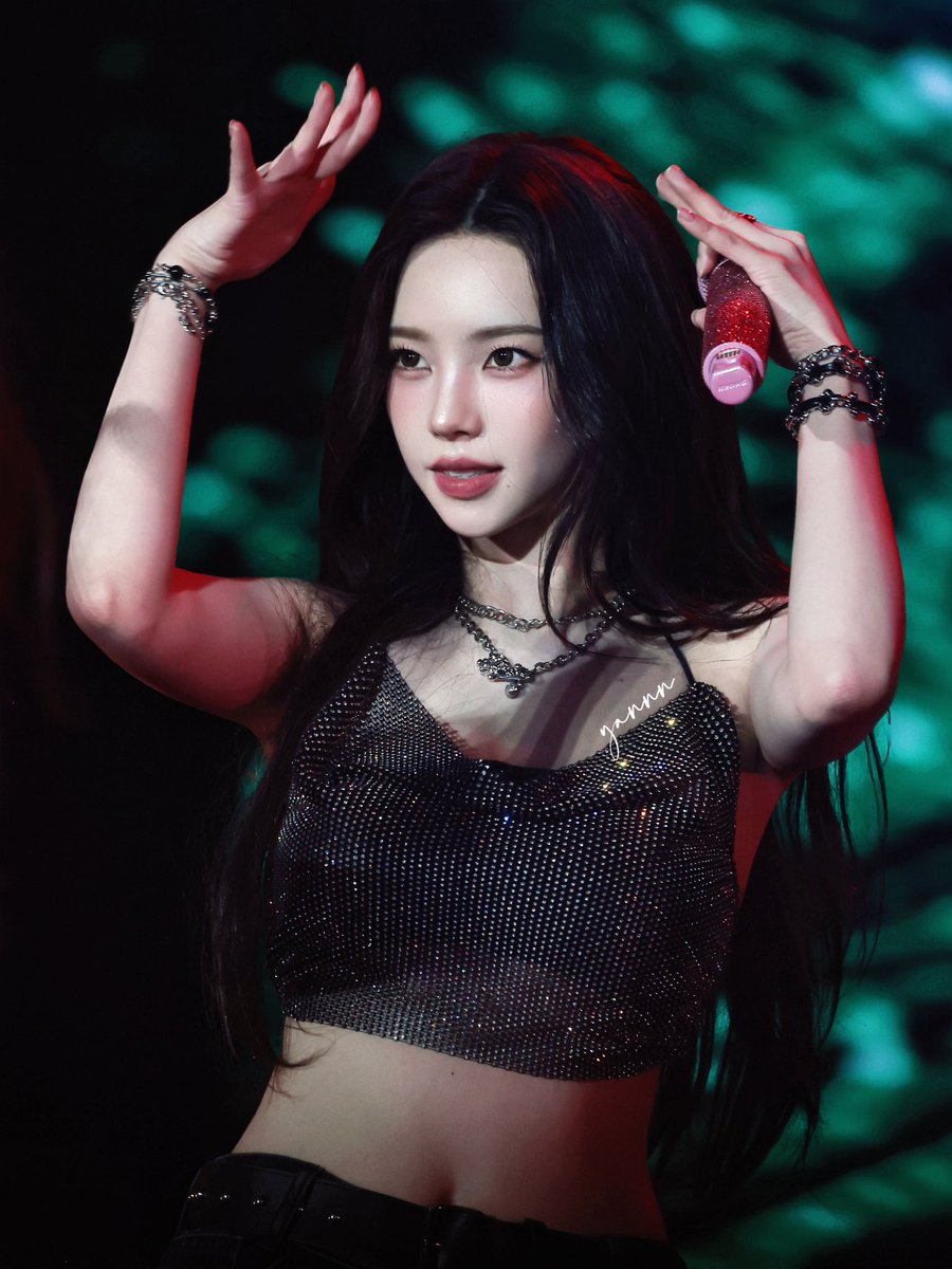 xyan_k's tweet photo. 250425  K-FLOW3 day2

#KARINA #카리나 
 #aespa #에스파 https://t.co/Kq6i3AgUfW