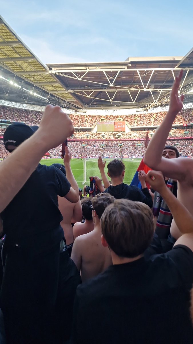 eaglescpfc83's tweet photo. Still buzzing from yesterday, what a  day https://t.co/IvAbIMw0xk