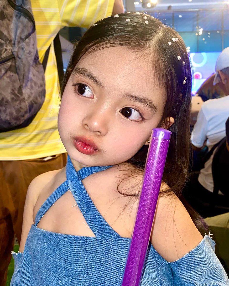 BiniDaCodos's tweet photo. Late na ba ko? Sobrang busy kasi kanina πππ apaka cute naman neto πππ
BINI CONCERT FEELS ON ASAP
BINI MEETS BABY BLOOMS
#BINI_Miniverse
#AsapMusicFest
#BINI https://t.co/lGvTbA65QE