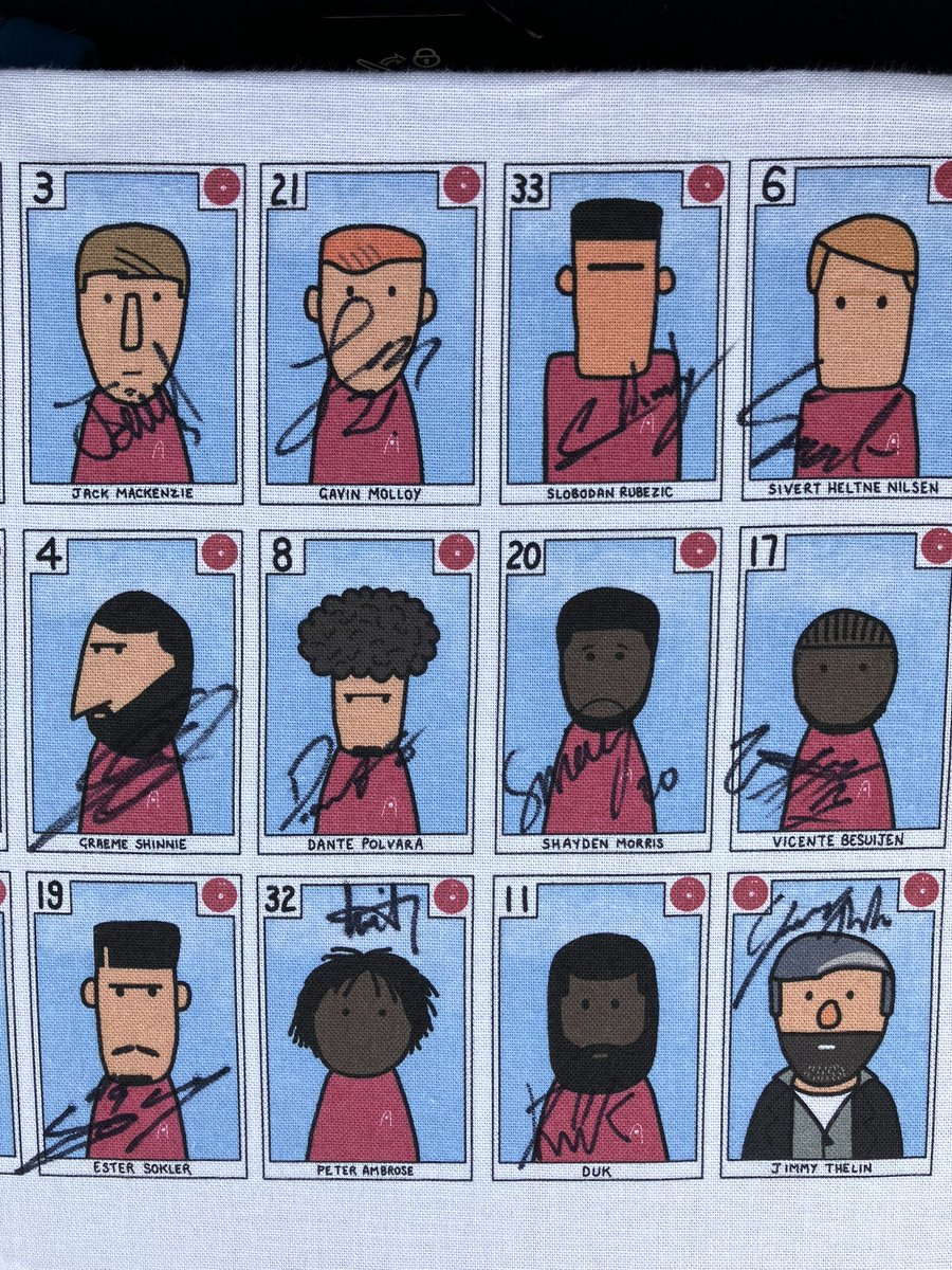 💥 Finally! With the scribble of a pen by Vinnie, my <a href="/fitbatweets/">FITBATWEETS</a> Dons tea towel player autographs collection is complete! Now to get it framed.

The reaction from the players to their picture as they signed has been fun too. 😆