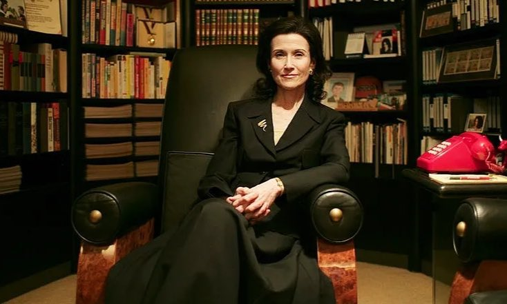 This woman has the Highest IQ ever recorded (228).

Miles away from Einstein (160-190), Hawking (160) or Musk (155).

Despite this, she was ridiculed for her answer to what seemed a simple problem.

Yet she saw what no one else could.

Here's her story: 🧵