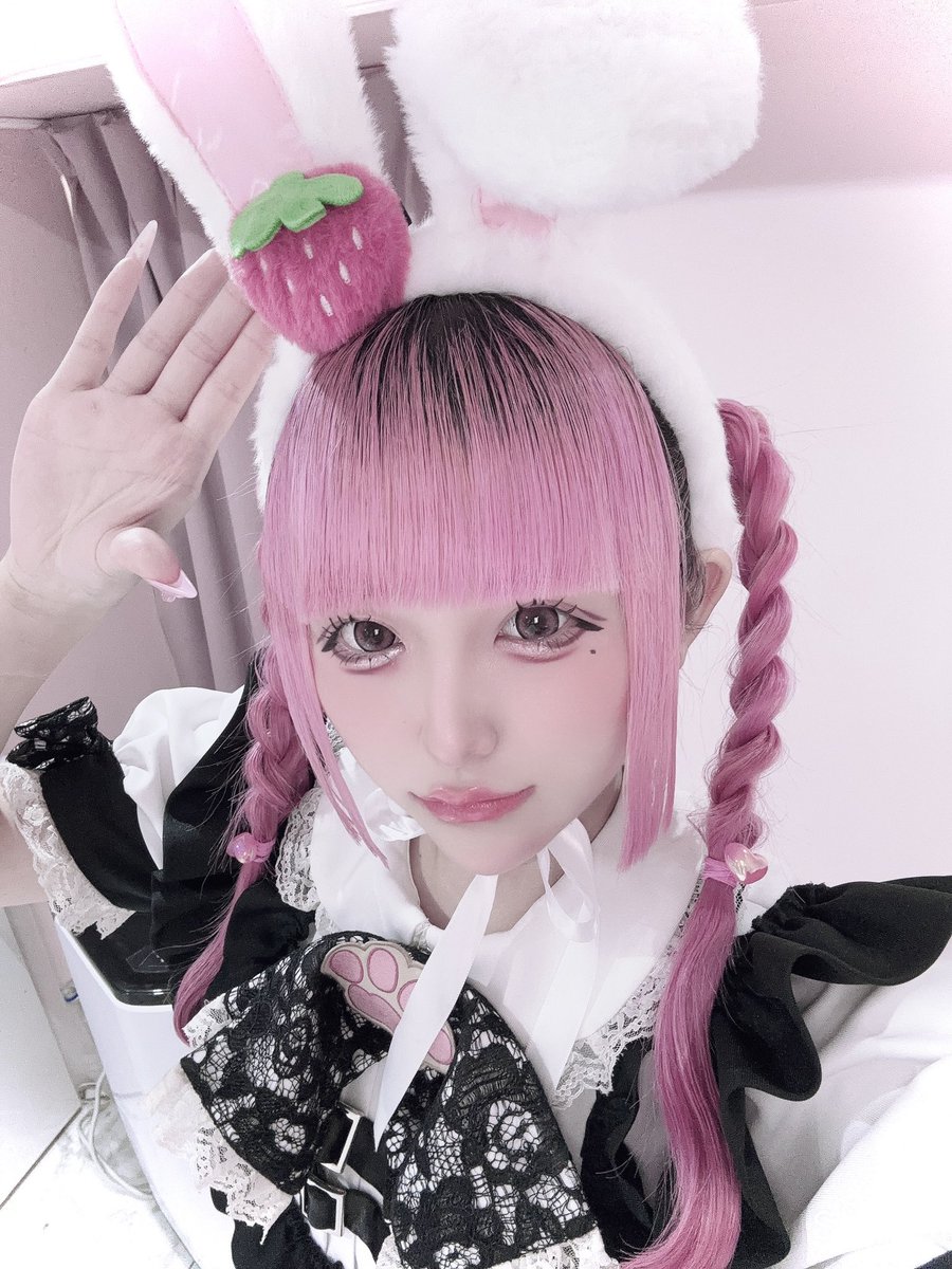 おきゅいん🍓🎀 -22.5
⁡
⁡イースターイベント最終日🐰⸝꙳* 白ひうさぎです🤍遠隔なども待ってます🐇💭
⁡
#アキバわんわん帝国 #コンカフェ #秋葉原コンカフェ #コンカフェ営業 #コンカフェ嬢 #コンカフェ行きたい #コンカフェ好きと繋がりたい