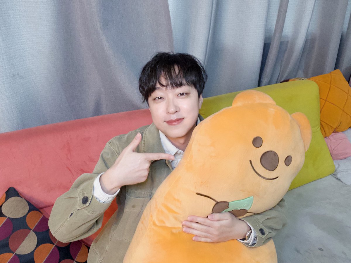 。　♡ 。 ♡。 ♡
♡。　＼ ｜ ／。　♡
      쿼카 기타리스트
사진이 도착했습니다💌
♡。　／ ｜ ＼。　♡
。　♡。 。 ♡。

#소란 #SORAN #이태욱